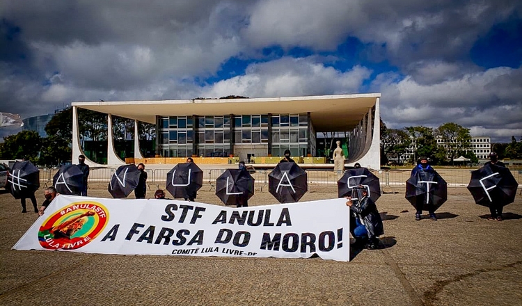 Cresce pressão pela anulação da condenação de Lula, imposta por Moro
