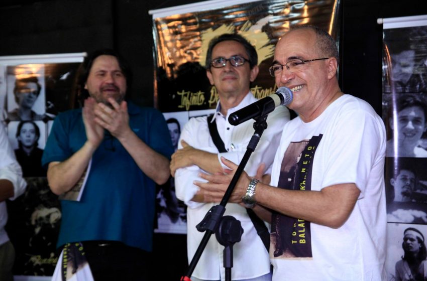  Escritor e professor Wellington Soares lança o livro “Tesão na Geladeira”