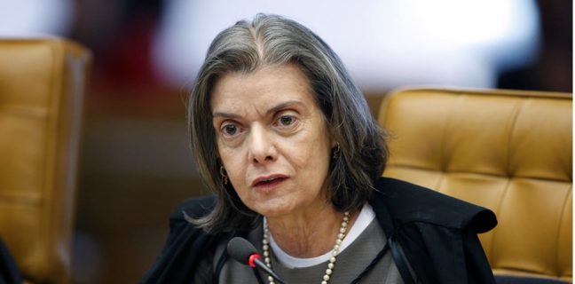  Documentos mostram que Carmen Lúcia mandou decisão judicial de soltar Lula ser descumprida