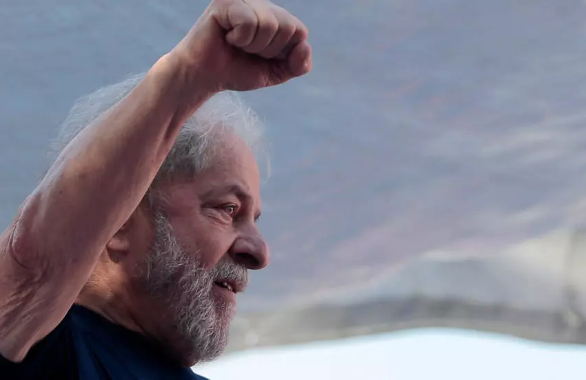  Pesquisa confirma vitória de Lula ainda no 1º turno com 49%