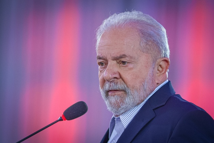  Lula defende recuperação da capacidade industrial do país