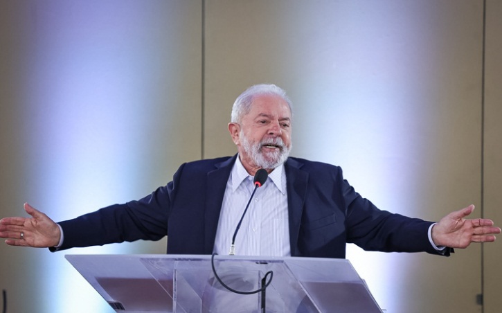  Lula: “O povo quer mudança, e tenho consciência do que ele está passando”