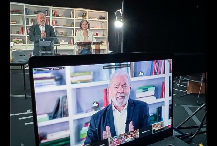  Lula propõe movimento para “redemocratizar o país de verdade”