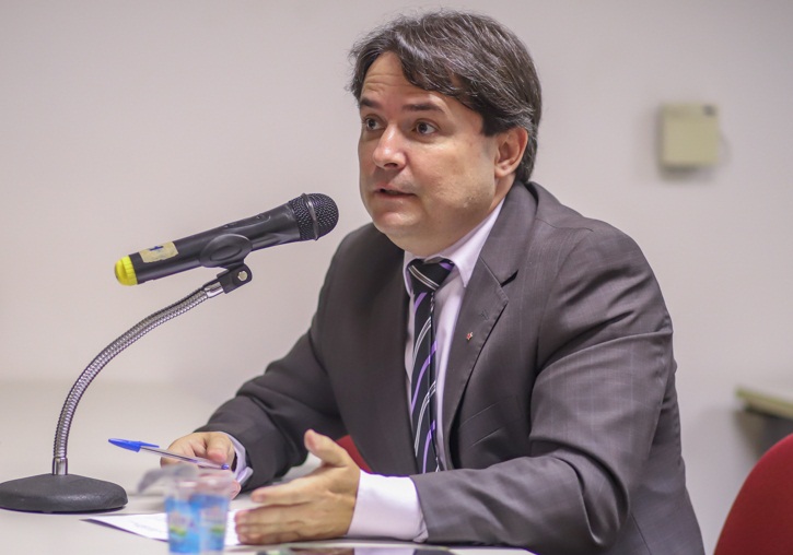  Deputado Fábio Novo propõe jornada semanal máxima de 30 horas para psicólogos