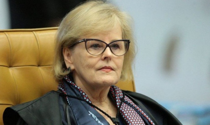  Rosa Weber dá dez dias para Bolsonaro explicar perdão a Daniel Silveira