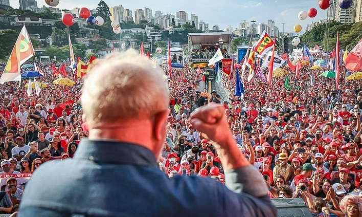  Lula lança movimento de reconstrução do país, neste sábado