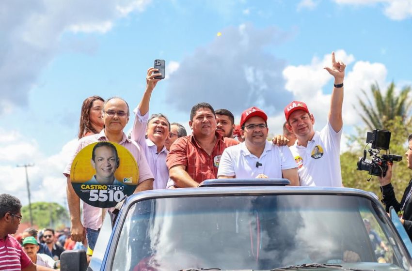  Rafael e Wellington reúnem centenas de automóveis em carreata em Madeiro