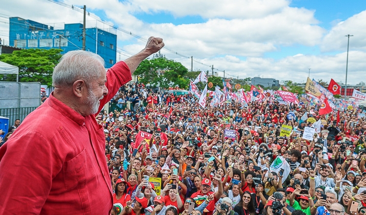  Lula: “É importante a gente convencer cada pessoa a ir votar no dia 2”