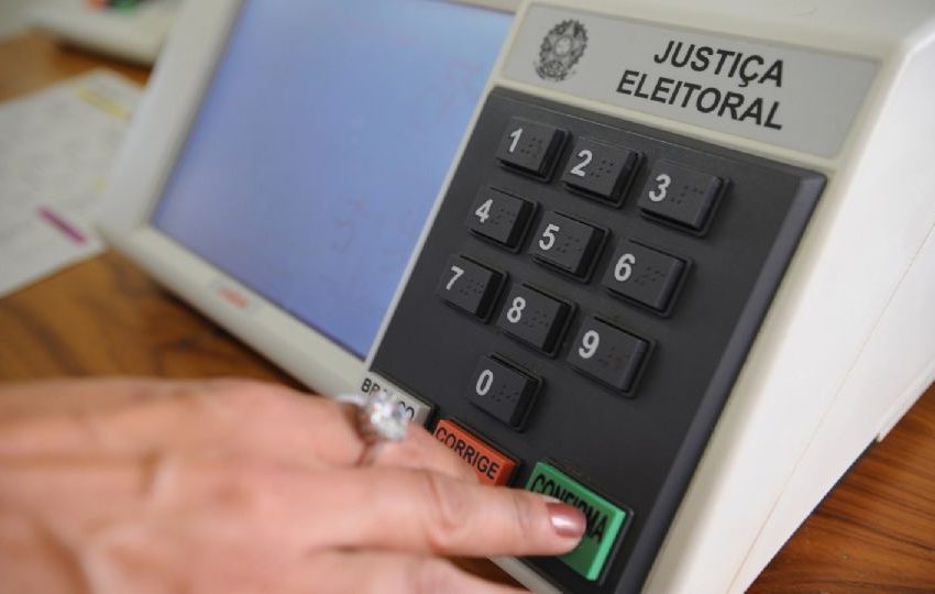  TSE atende Forças Armadas e testará biometria no dia das eleições