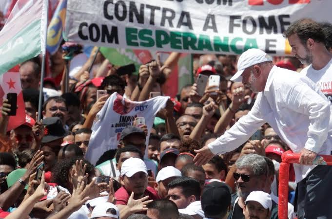  Lula: ‘Vamos garantir o Bolsa Família de R$ 600 e aumento do salário mínimo todo ano’