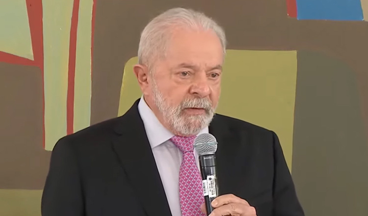  Lula a reitores: “Só a educação tornará o Brasil um país desenvolvido”