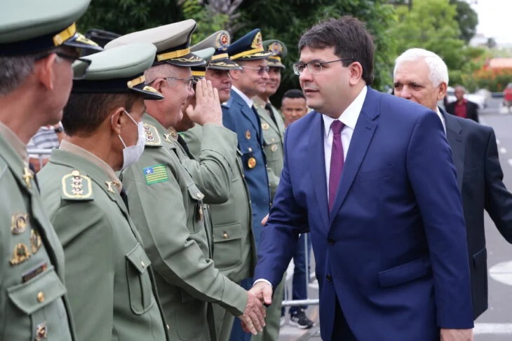  Rafael Fonteles oficializa chefes das Polícias Militar e Civil do Piauí