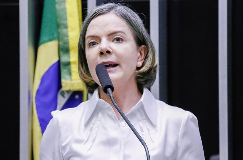  “Respeite o Nordeste e os nordestinos, Bolsonaro!”, rebate Gleisi Hoffmann