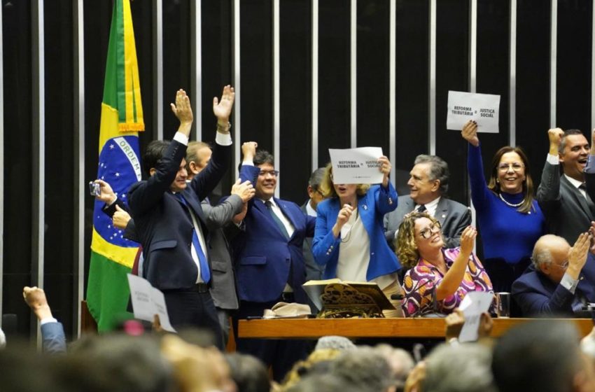  Rafael Fonteles comemora aprovação da reforma tributária