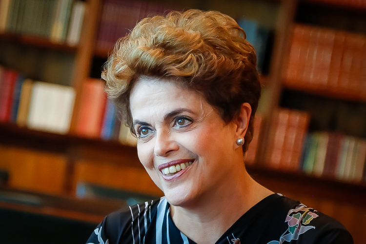  Parlamentares apresentam projeto para anular impeachment de Dilma no Congresso