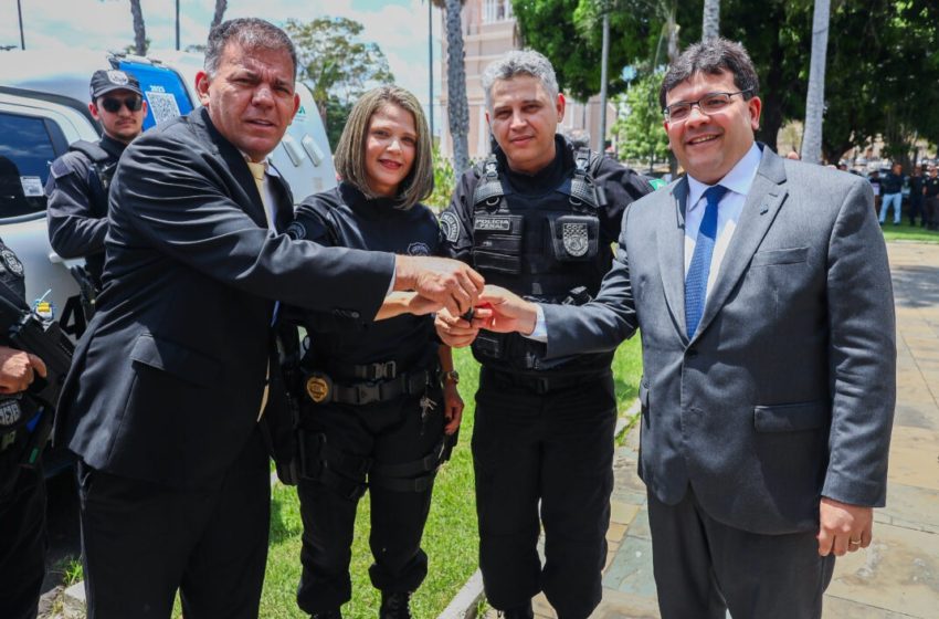  Rafael Fonteles promove 508 policiais penais e entrega viaturas para sistema penitenciário