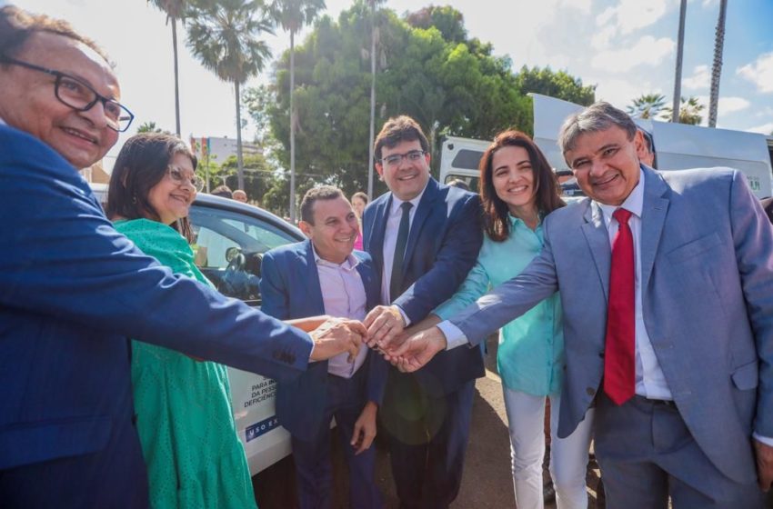  Wellington Dias participa de entrega de veículos para o projeto Mobilidade sem Barreiras no Piauí