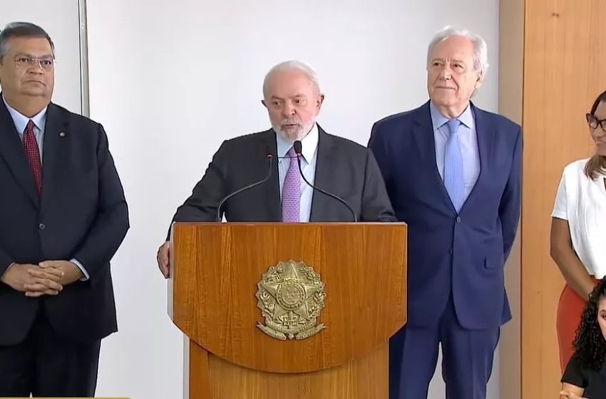  Lula anuncia Lewandowski como novo ministro da Justiça