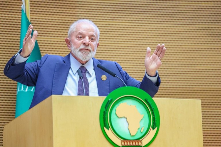 Lula: “Desenvolvimento não pode continuar sendo privilégio de poucos”